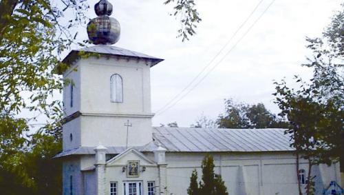 Biserica - vedere exterioară